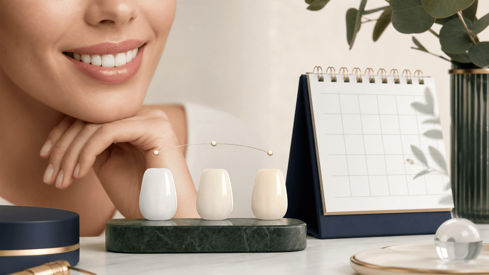 Sourire naturel, teintier dentaire et calendrier illustrant la durée d’un blanchiment